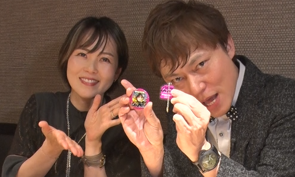 平山智加サイン入りキーホルダー・平山智加サイン入り缶バッジ